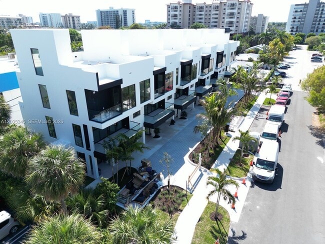 Building Photo - 3222 NE 7th St