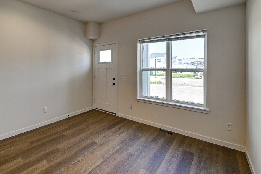 Building Photo - 4881 Lacy Rd