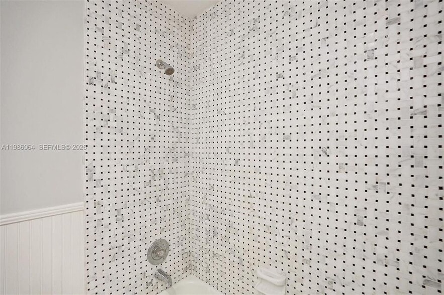 Building Photo - 902 Mandarin Isle