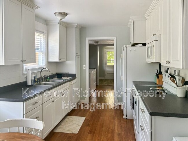 Building Photo - 10015 Seminole Rd