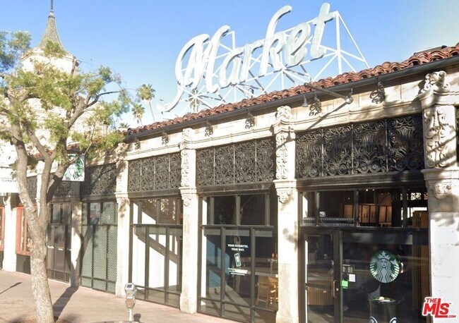 Building Photo - 517 S Kenmore Ave