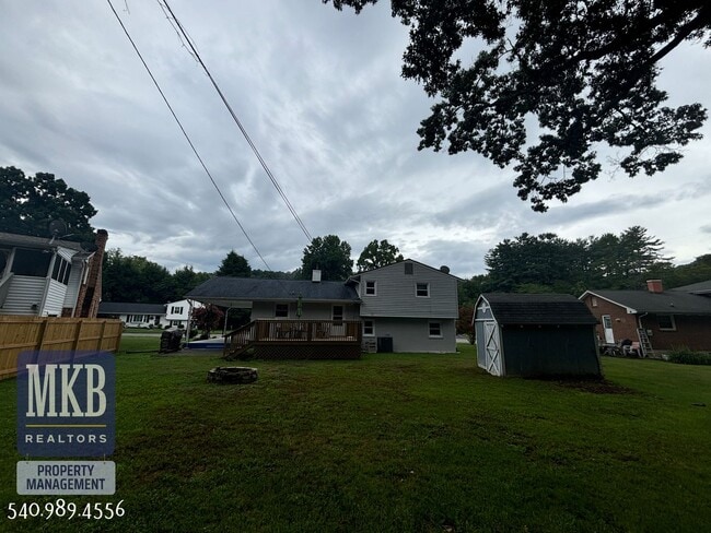 Building Photo - 3158 Galloway Dr