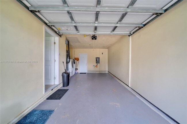 Building Photo - 246 SE 44th St