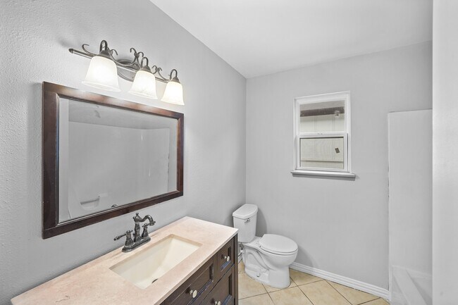 Building Photo - 6214 Gladewell Dr