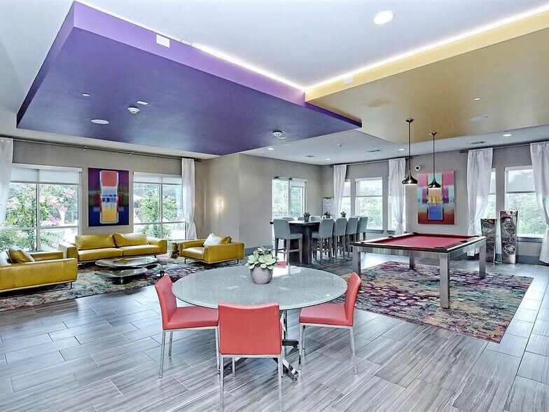 Building Photo - 1900 Barton Springs Rd