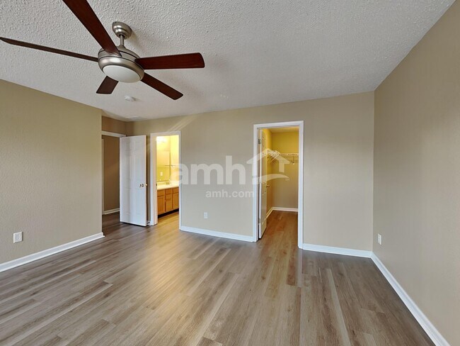 Building Photo - 5440 Shamus Dr