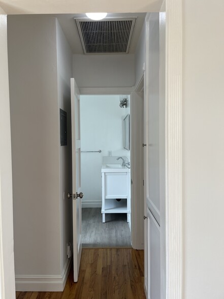 HALLWAY LINEN CLOSET - 11037 Ohio Ave