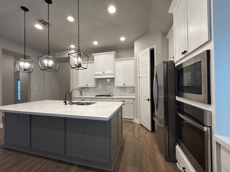 Building Photo - 14081 May Mist