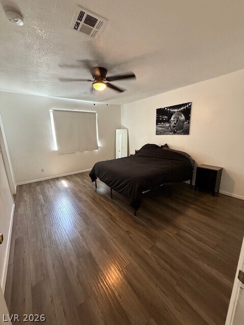 Building Photo - 5576 W Rochelle Ave.