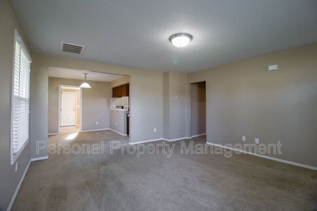 Building Photo - 5105 NE 78th St