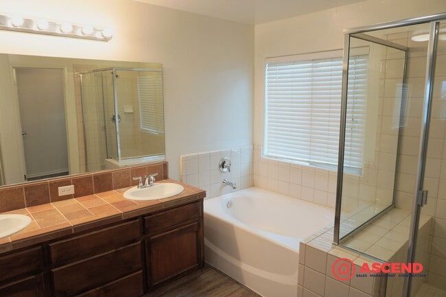 Building Photo - Corner Home Located in the Southwest!