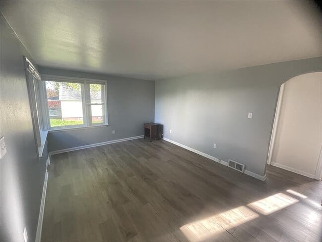 Building Photo - 415 Old Colliers Way