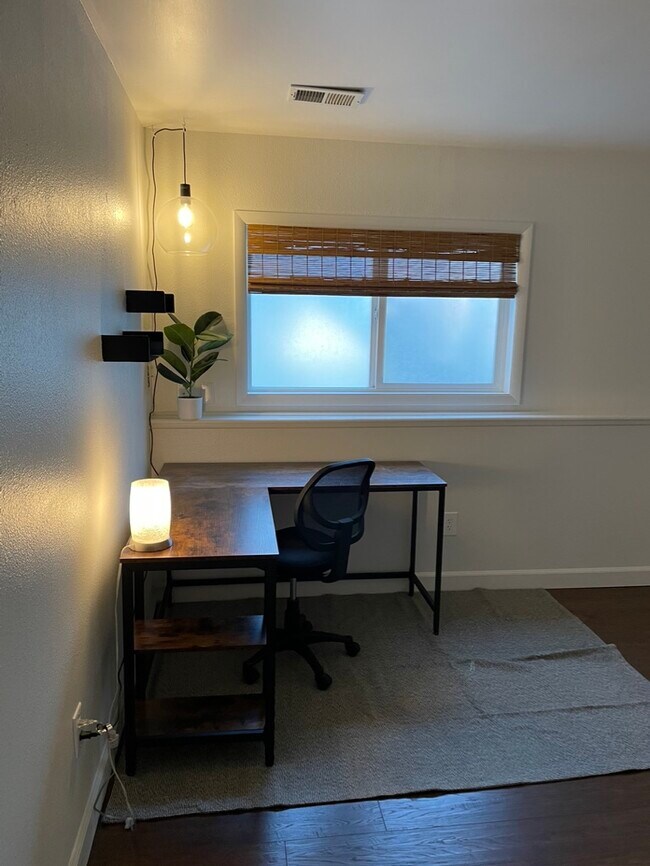 Bedroom 2 view 1 - 27 Centaur Ct