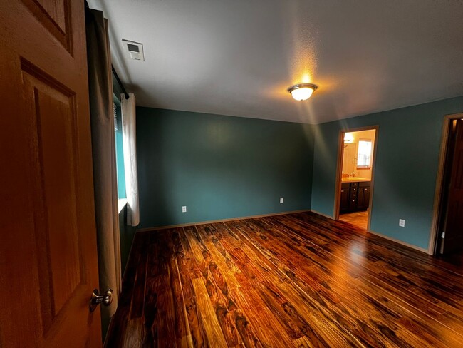 Building Photo - Application Pending - 3 Bedroom House For ...