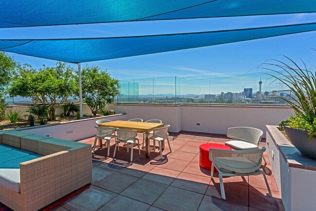 Building Photo - Luxury High-Rise Condo on Downtown Fremont Street!