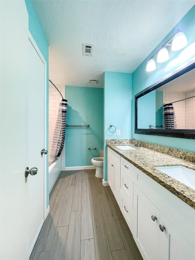 Building Photo - 13607 Fernhill Dr