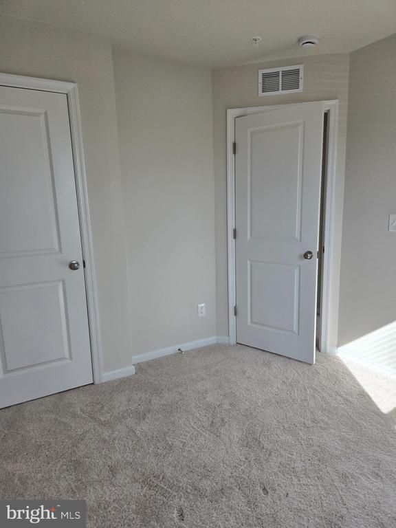 Building Photo - 803 Blue Wing Ct