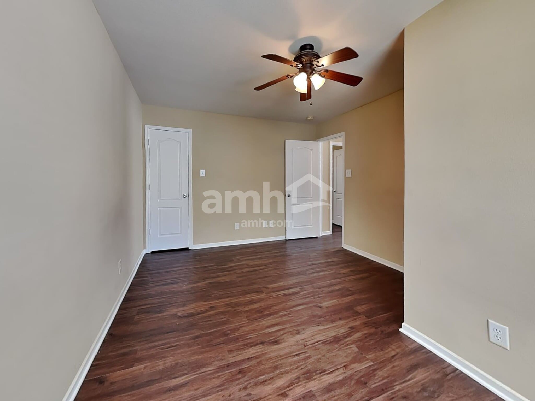 Building Photo - 4112 Lakewood Glen Dr