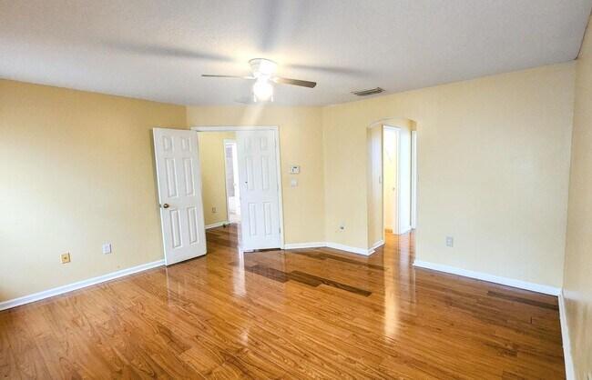 Building Photo - Spacious 4BR w/ Fenced Yard + Covered Lanai + 2 Car Garage  in Orange Park!