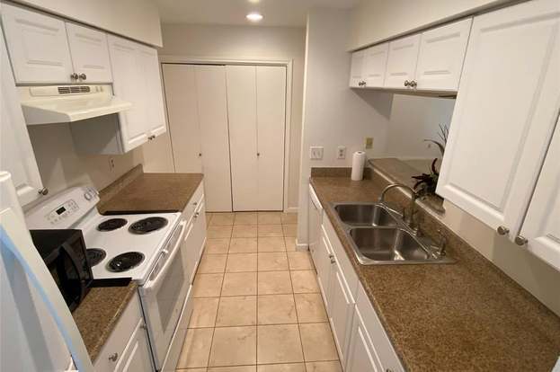 Building Photo - 8299 Cambridge St