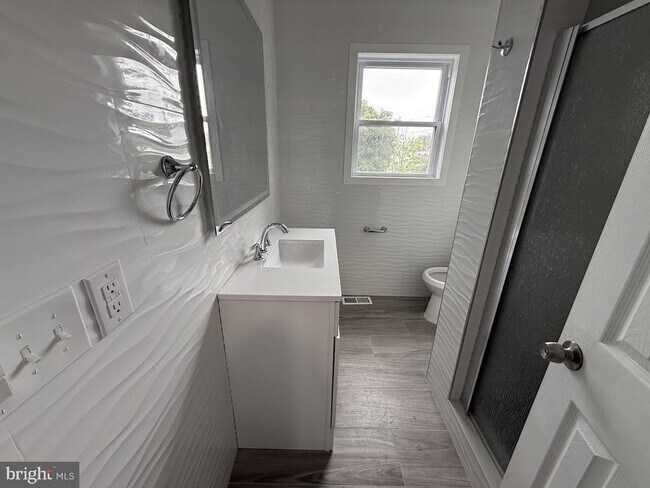 Building Photo - 178 Crosswicks Rd