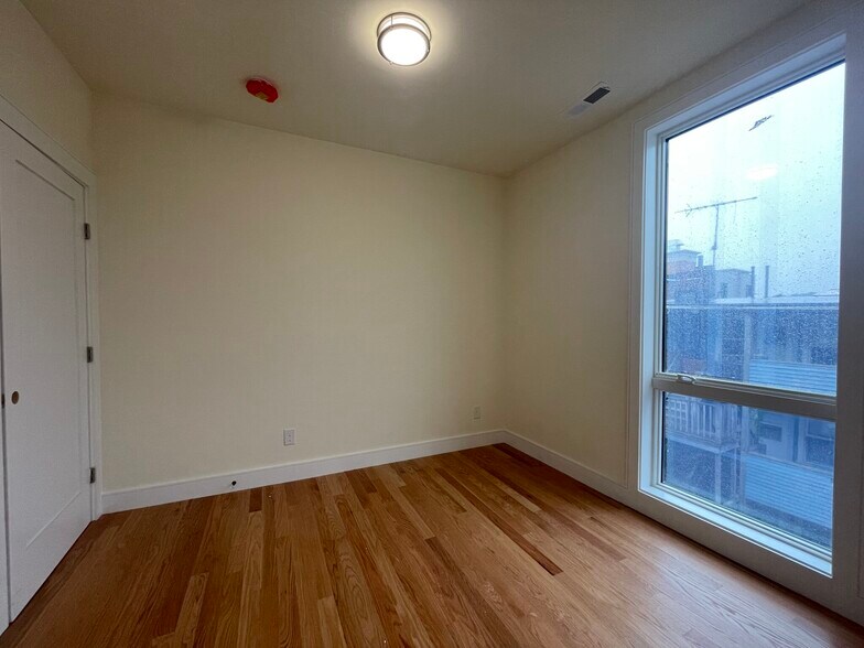 Building Photo - 23 Cameron St