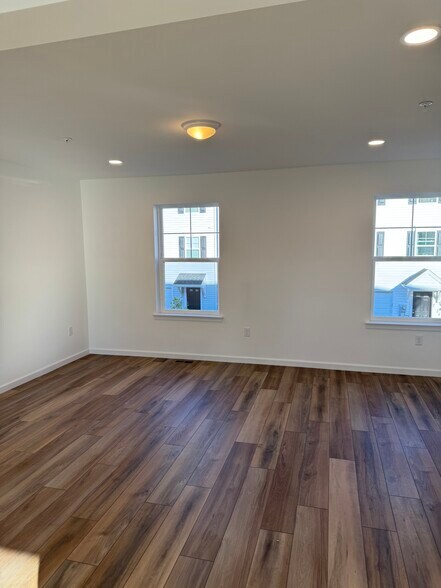 Building Photo - 112 Kuechler Ct