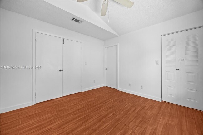 Building Photo - 1031 Coral Club Dr