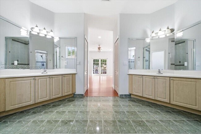 Building Photo - 16310 NW 84th Ct