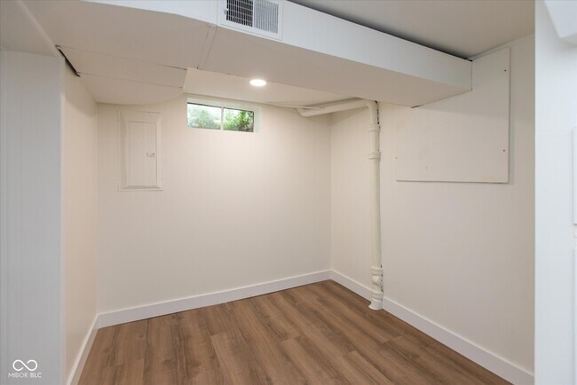 Building Photo - 6838 Johnson Rd