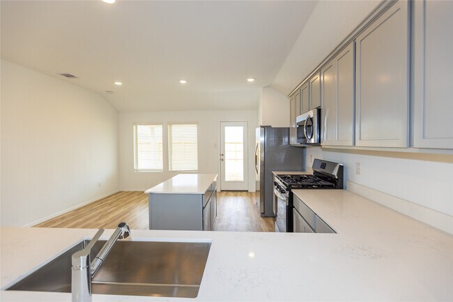 Building Photo - 5330 Sleepy Fox Ln