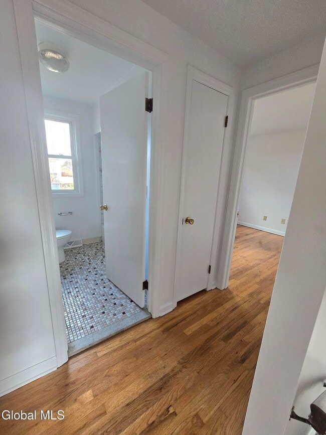 Building Photo - 19 Commodore St