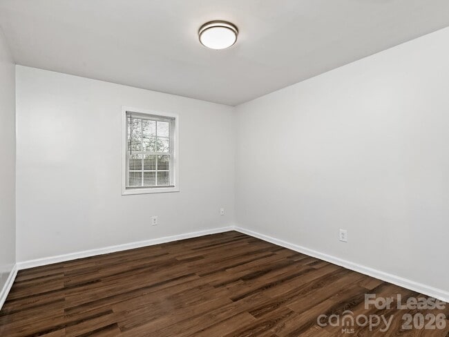 Building Photo - 2611 Holton Ave