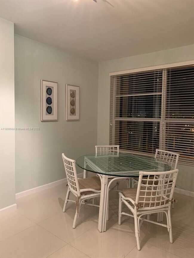 Building Photo - 4925 Collins Ave