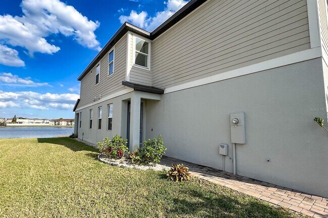 Building Photo - 15589 Willow Arbor Cir