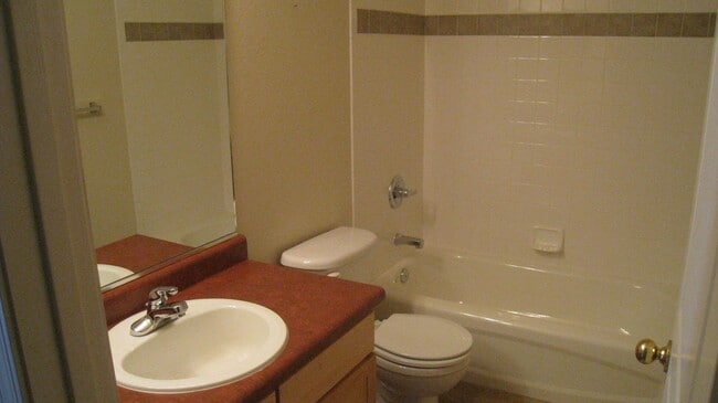 Building Photo - Two Bedroom Townhome