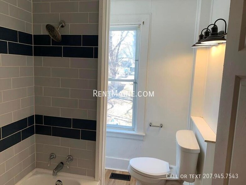 Building Photo - 74 Fruit St