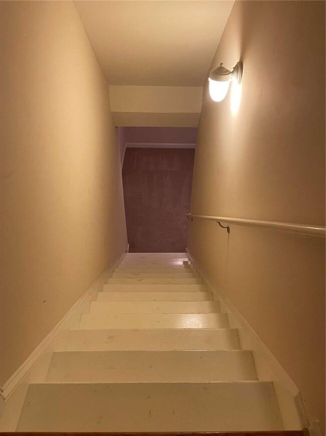 Building Photo - 1378 Greencrest Ct SW