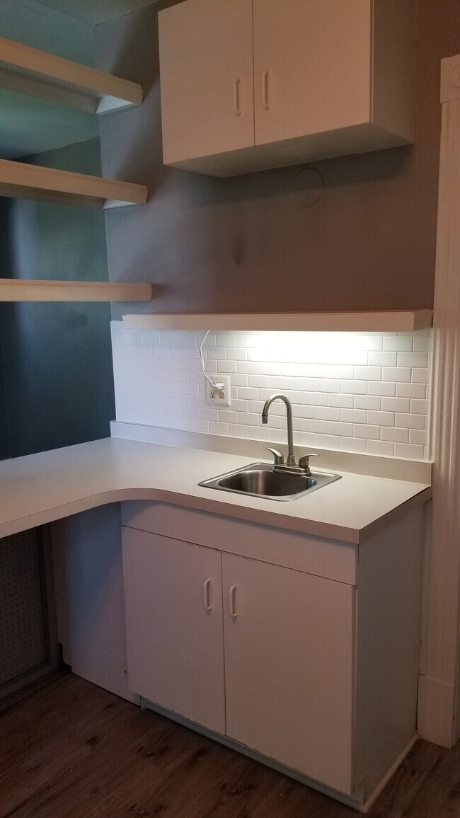 Kitchen - 304 Summit Ave