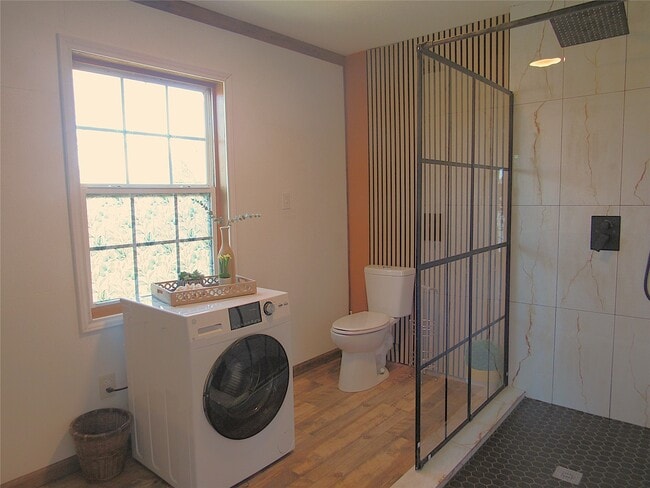 Building Photo - 2503 River Crest Dr