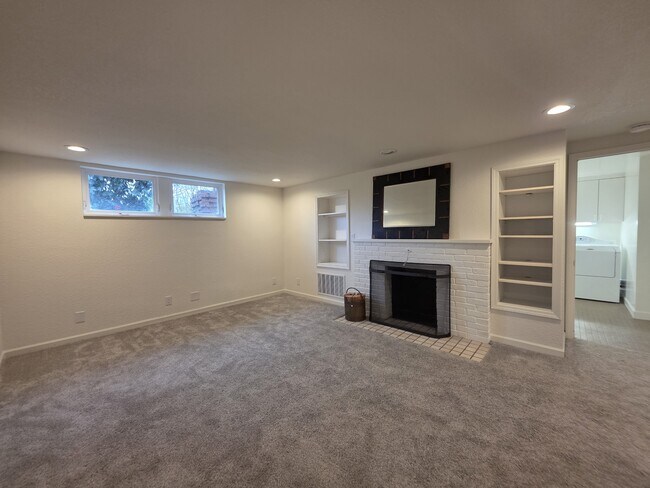 Building Photo - 963 Parkway Dr NW