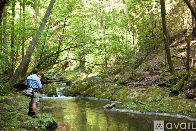 Building Photo - 000 River Rd