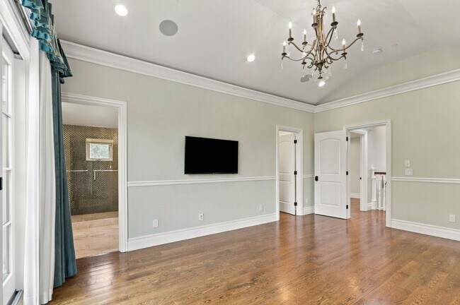 Building Photo - 3878 Magnolia Dr