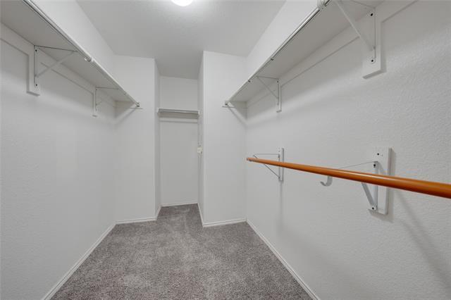Building Photo - 2100 Pine Knoll Way