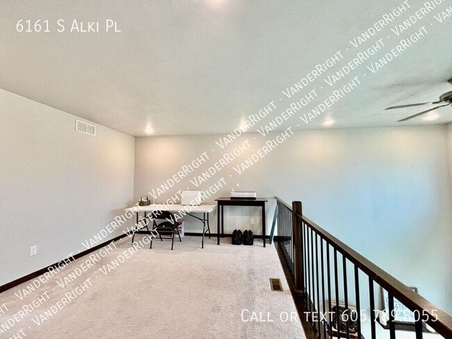 Building Photo - 6161 S Alki Pl