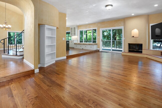Building Photo - 105 Johnson Hollow