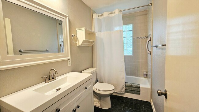 Building Photo - 5075 FM 5