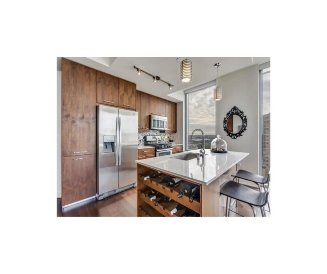 Building Photo - The Bowie | Up to 6 Weeks Free | Posted 10...