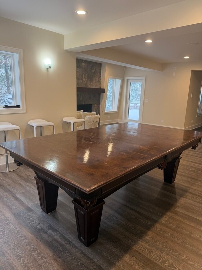 Building Photo - 525 Senon Dr