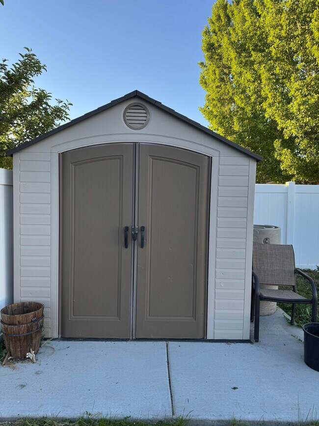 Building Photo - 4301 E Nibley Cir